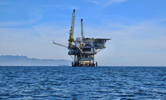 Цены на нефть взлетели до рекордных отметок за весь период после рецессии 2008 года. Главная причина – ограничения на судоходство в Ормузском проливе.